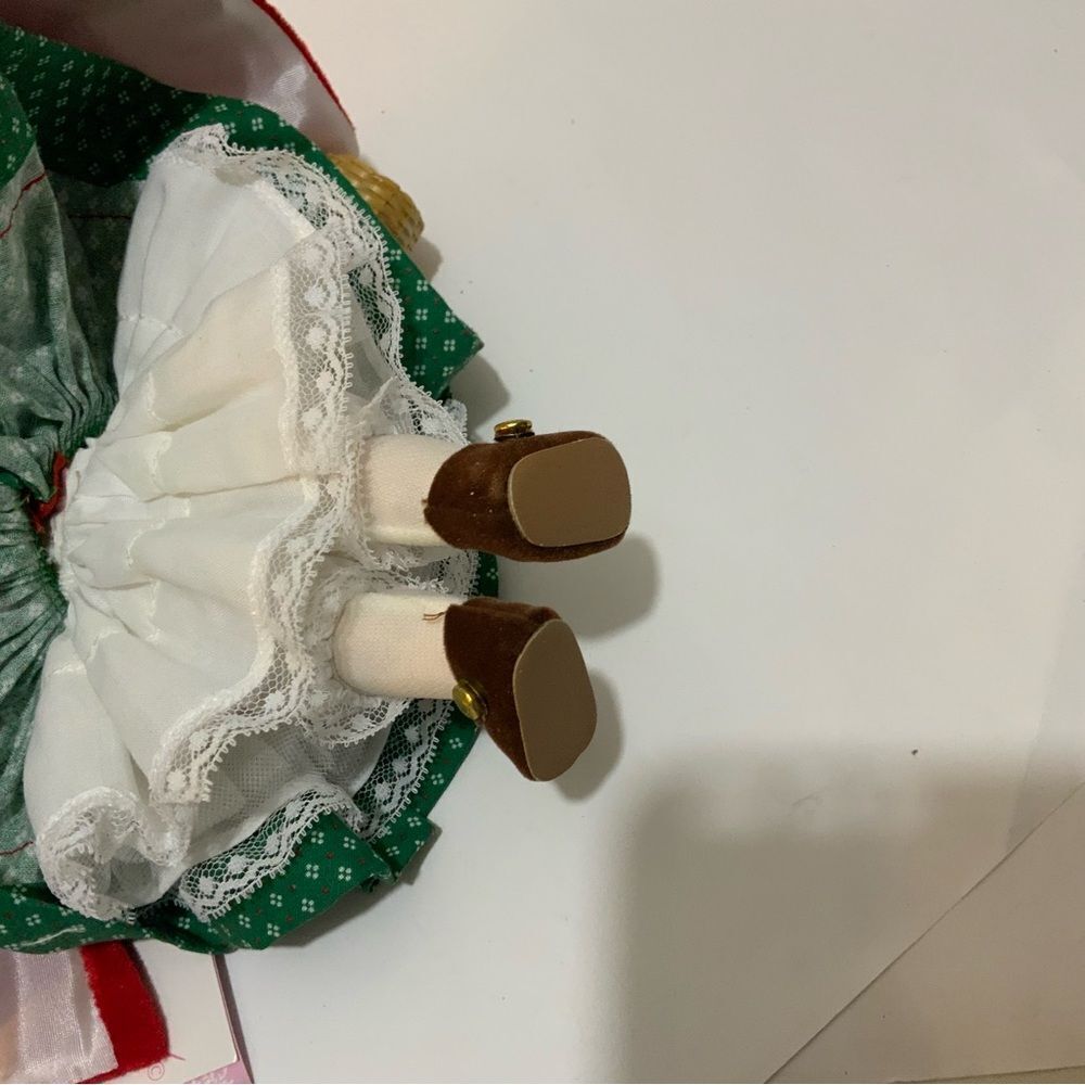 Vintage Madame Alexander Little Red Riding Hood Storyland Doll 463 - 8” 1992 - Picture 4 of 8